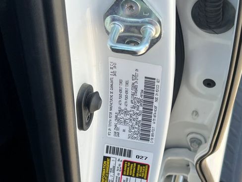 Used 2022 Toyota Tacoma TRD Sport w/ Technology Package AWD/4WD image 33