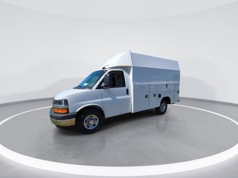 New 2026 Chevrolet Express 3500 w/ Power Convenience Package RWD image 4