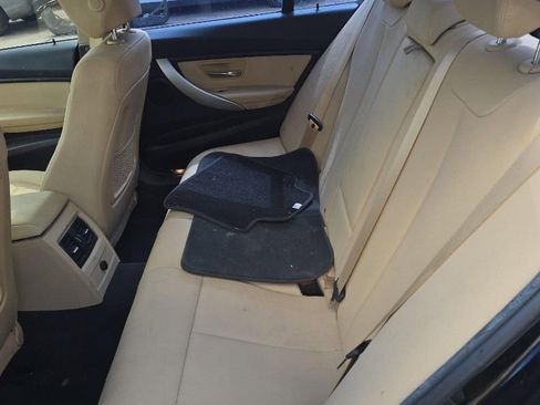 Used 2018 BMW 320i Sedan w/ Convenience Package image 10