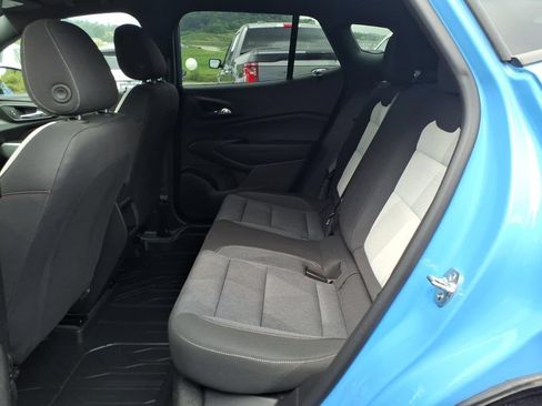 Used 2024 Chevrolet Trax RS FWD image 14