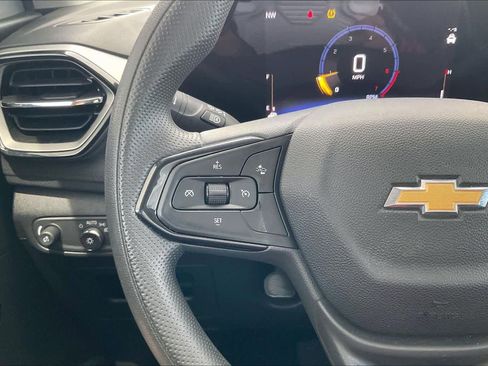 Used 2025 Chevrolet TrailBlazer LS w/ LS Convenience Package FWD image 23