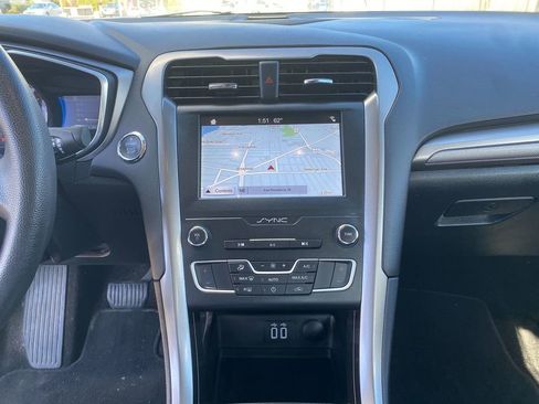 Used 2019 Ford Fusion SE image 20