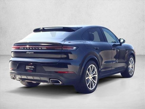 Used 2024 Porsche Cayenne Coupe AWD/4WD image 9