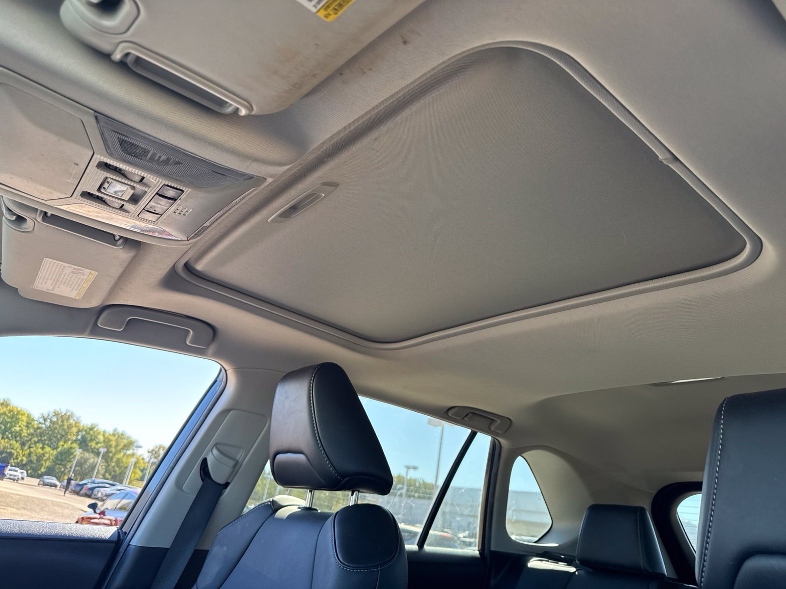 Used 2021 Toyota RAV4 XLE Premium FWD image 16