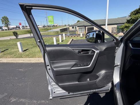 Certified 2023 Toyota RAV4 LE AWD/4WD image 20