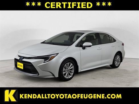 Certified 2025 Toyota Corolla XLE image 1