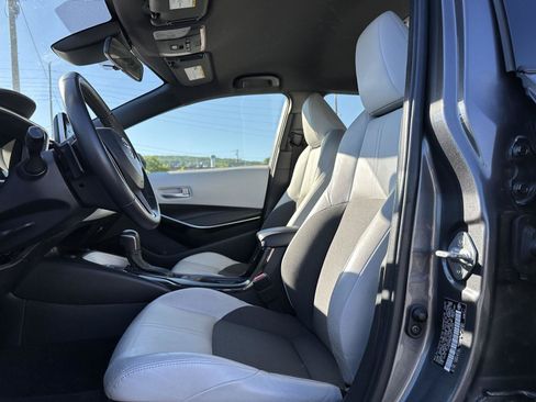 Used 2022 Toyota Corolla XSE FWD image 11