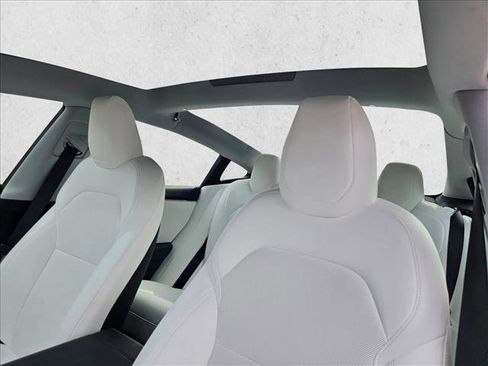 Used 2025 Tesla Model 3 Long Range RWD image 16