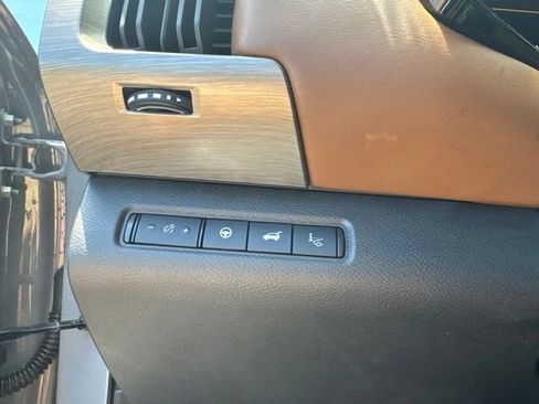 Used 2024 Nissan Pathfinder Platinum AWD/4WD image 15