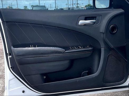 Used 2019 Dodge Charger SXT w/ Blacktop Package RWD image 17