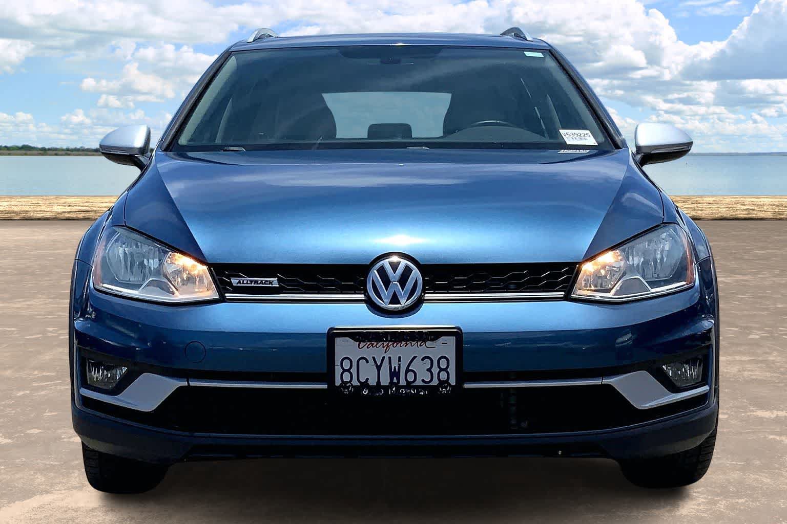 Used 2017 Volkswagen Golf Alltrack SE AWD/4WD image 6