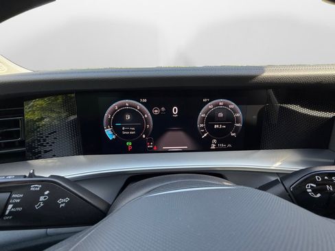 New 2026 Volkswagen Tiguan SE AWD/4WD image 11