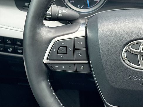 Used 2021 Toyota Highlander Platinum FWD image 11