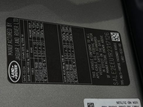 Used 2024 Land Rover Defender 110 X-Dynamic SE image 22