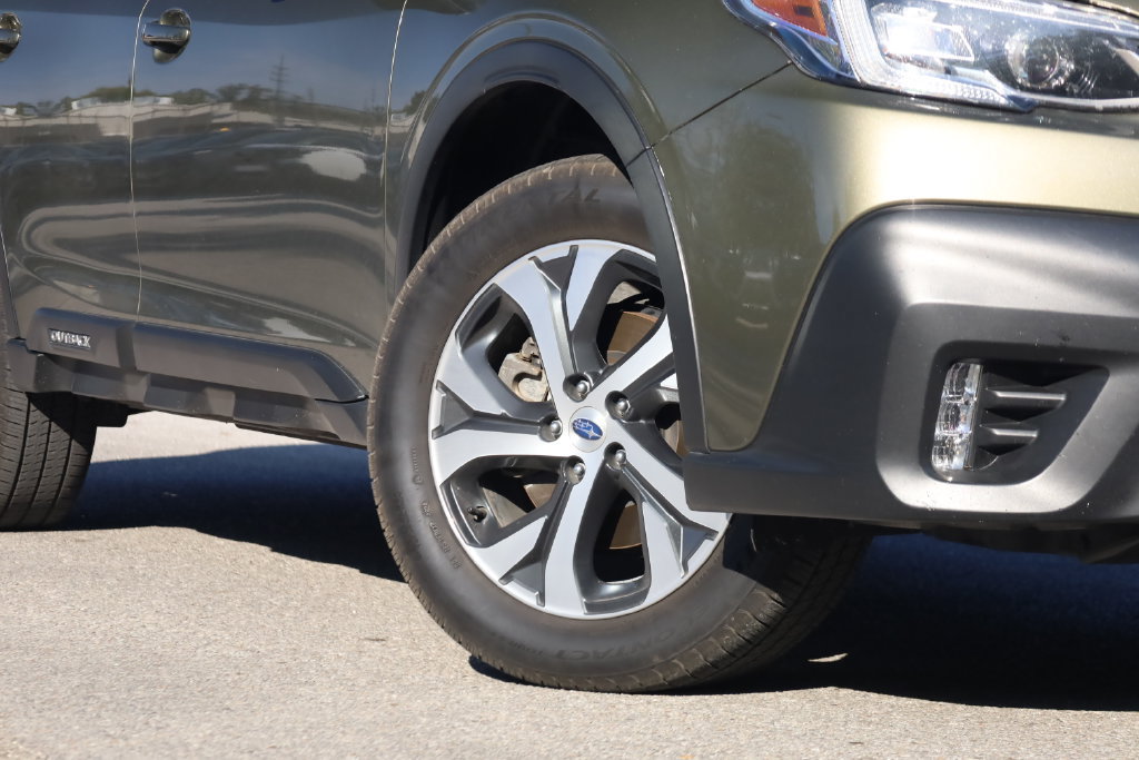 Used 2022 Subaru Outback Limited AWD/4WD image 3