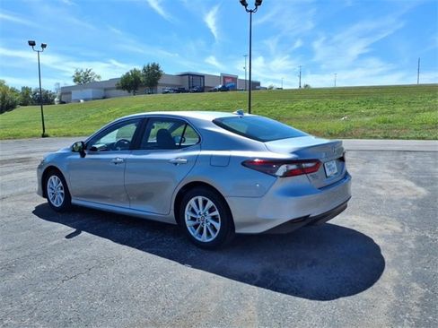 Used 2023 Toyota Camry LE image 19