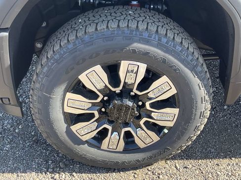 New 2026 GMC Sierra 2500 Denali w/ Denali Reserve Package AWD/4WD image 32