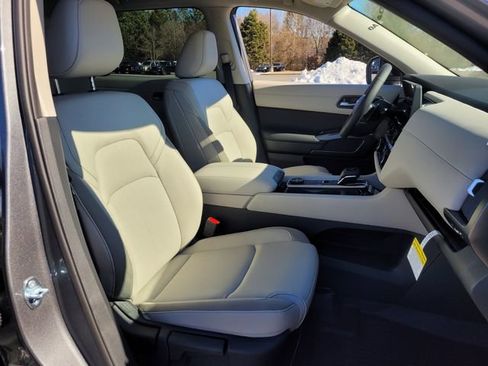 New 2026 Nissan Pathfinder SL AWD/4WD image 10