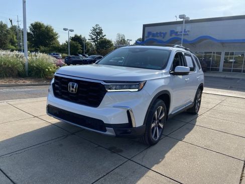 Used 2025 Honda Pilot Elite image 4