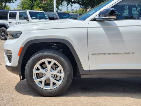 Certified 2023 Jeep Grand Cherokee Limited RWD image 9