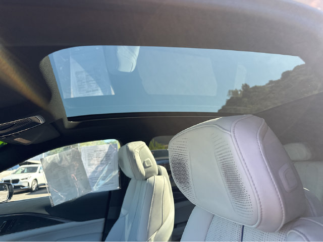 Certified 2024 Cadillac Lyriq Luxury AWD/4WD image 26