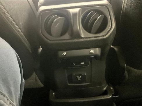 Used 2020 Jeep Wrangler Unlimited Sahara AWD/4WD image 23