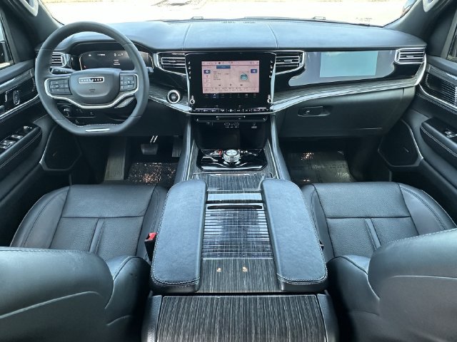 Used 2022 Jeep Wagoneer Series II w/ Premium Group I AWD/4WD image 10
