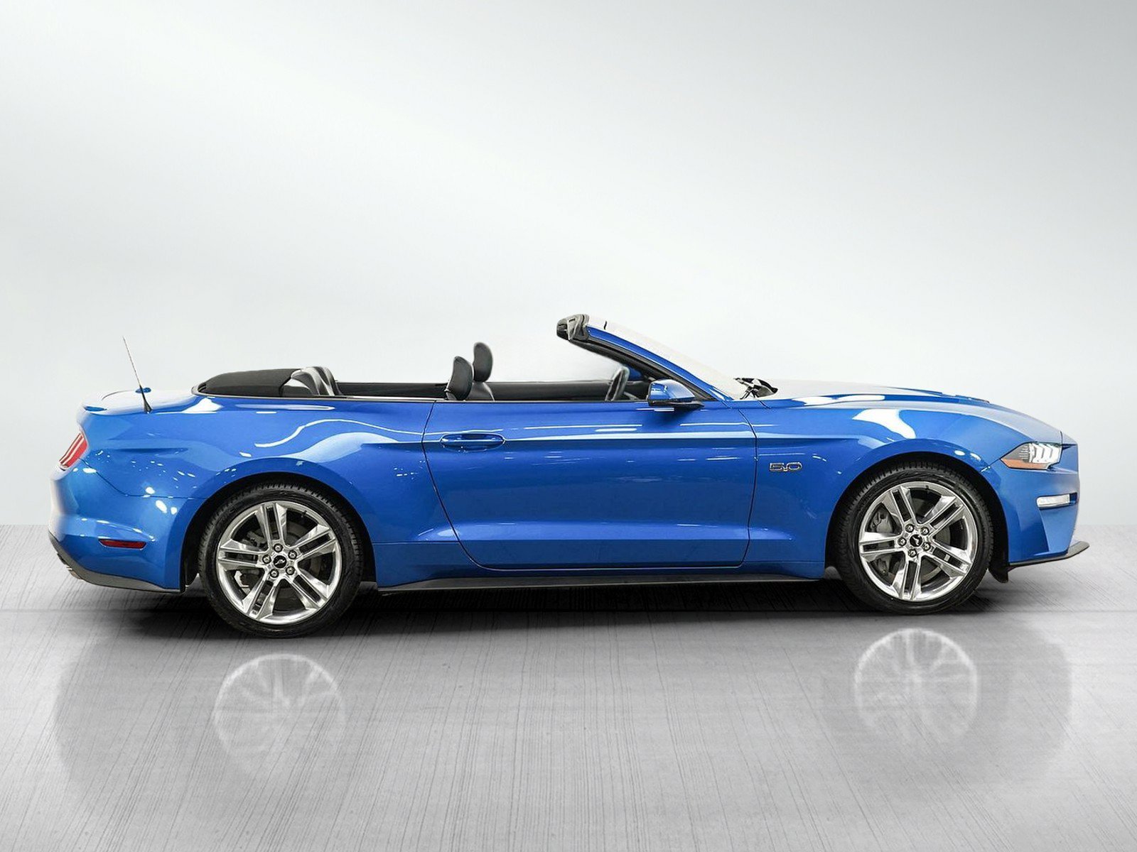 Used 2020 Ford Mustang GT Premium w/ Equipment Group 401A RWD image 6