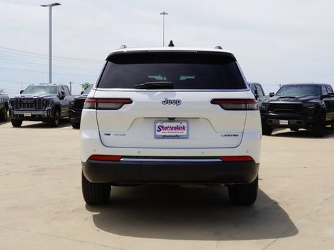 Used 2023 Jeep Grand Cherokee L Limited AWD/4WD image 8