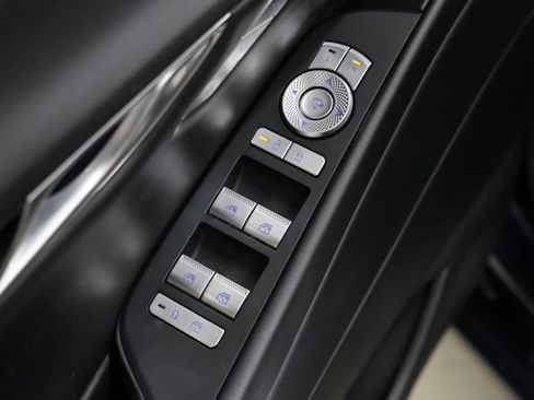Used 2025 Genesis G80 2.5T AWD/4WD image 22