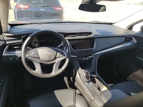 Used 2019 Cadillac XT5 Luxury AWD/4WD image 6