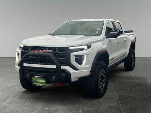 Used 2023 GMC Canyon AT4X w/ Edition 1 AWD/4WD image 3