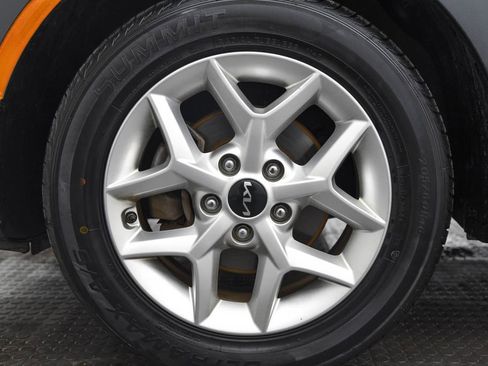 Used 2022 Kia Soul LX w/ Technology Package image 8