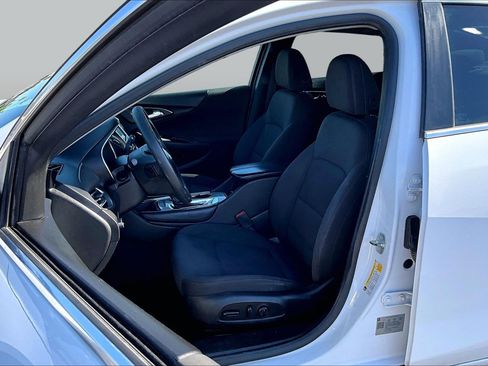 Used 2018 Chevrolet Malibu LT FWD image 23