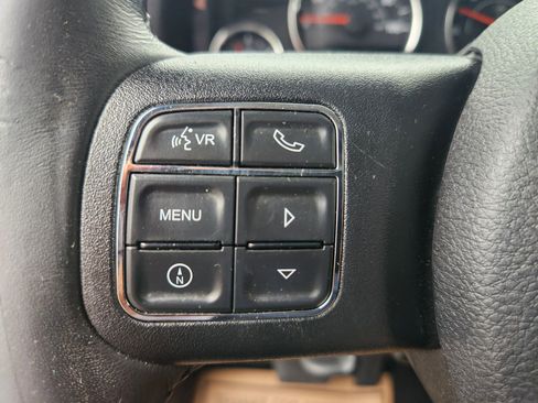 Used 2017 Jeep Wrangler Unlimited Sahara w/ Connectivity Group image 32