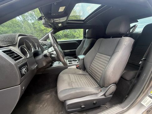 Used 2013 Dodge Challenger R/T RWD image 9