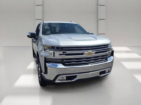 Used 2022 Chevrolet Silverado 1500 LTZ AWD/4WD image 3