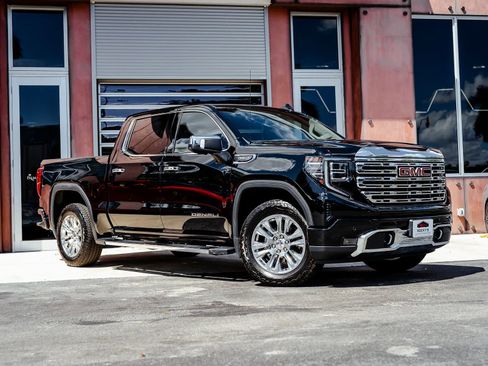 Used 2022 GMC Sierra 1500 Denali image 3