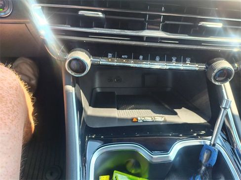 New 2025 Chevrolet Traverse LT w/ Enhanced Driving Package image 29