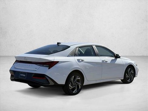 New 2025 Hyundai Elantra Limited image 2