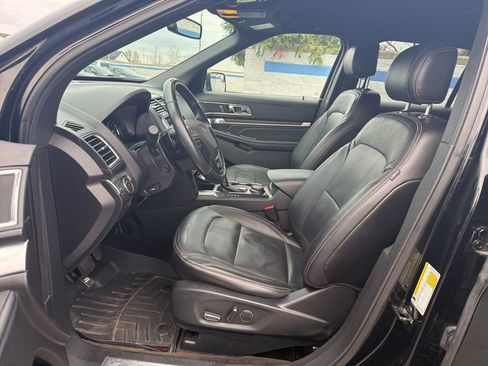 Used 2017 Ford Explorer Limited image 16