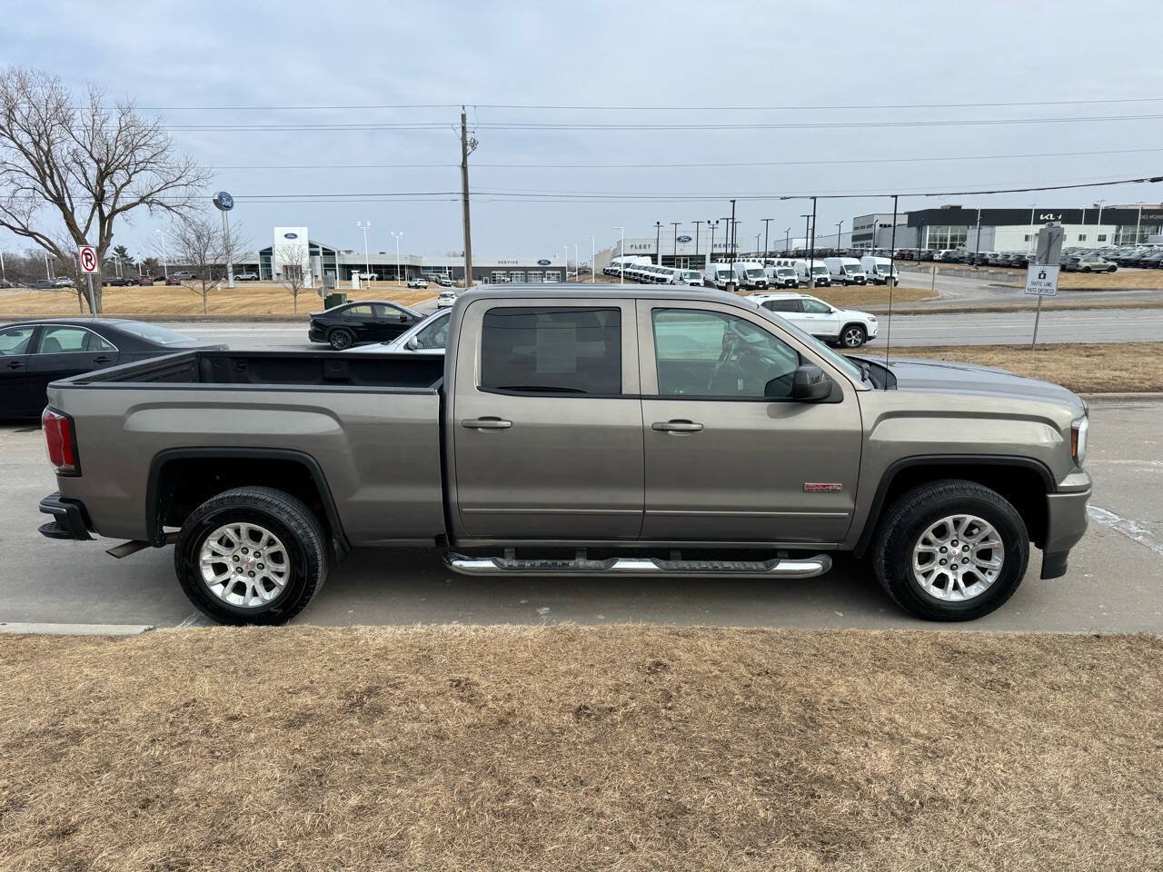 Used 2017 GMC Sierra 1500 SLT w/ All Terrain Package AWD/4WD image 6