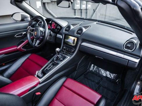 Used 2021 Porsche 718 Boxster image 22