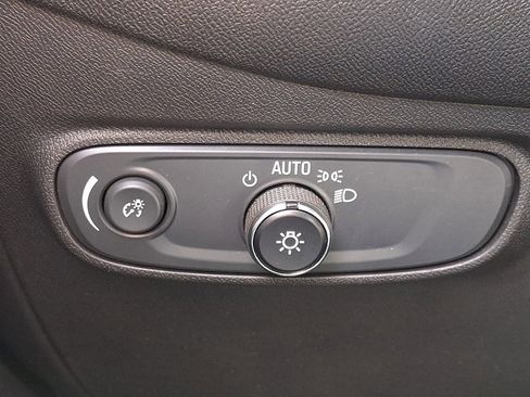 Used 2022 Chevrolet Equinox LS AWD/4WD image 23