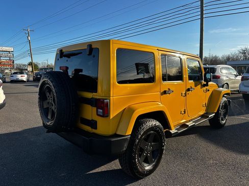 Used 2015 Jeep Wrangler Unlimited Sahara image 5