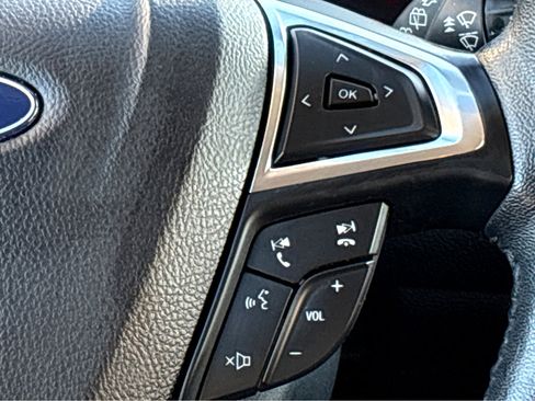 Used 2024 Ford Edge SEL image 12