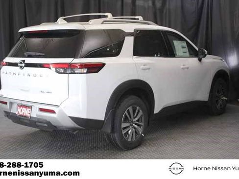 New 2025 Nissan Pathfinder SL image 14