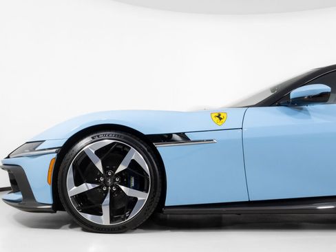 Used 2025 Ferrari 12Cilindri RWD image 17