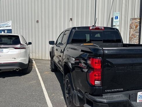 Used 2025 Chevrolet Colorado Z71 w/ Z71 Convenience Package 2 image 4