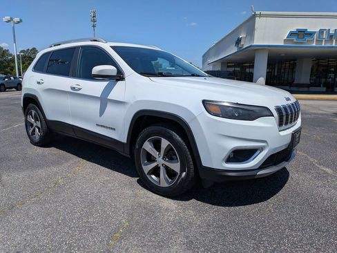 Used 2019 Jeep Cherokee Limited AWD/4WD image 2